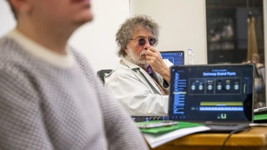 Amikor Presser nem enged, perel – és végig is csinálja