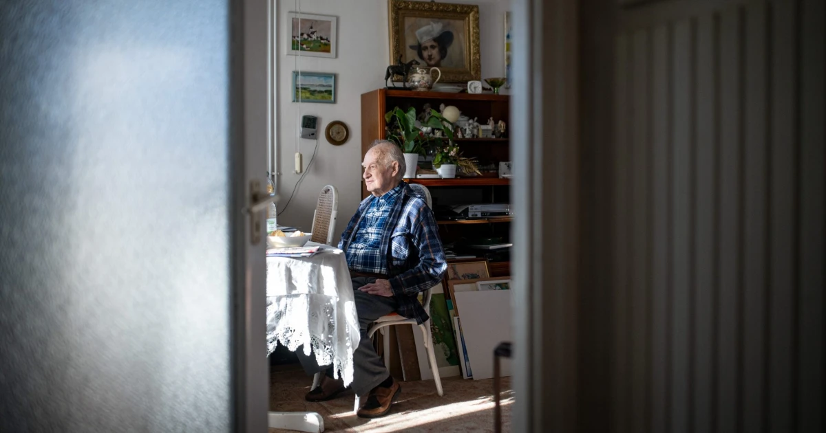 Csak ne nézzék, amikor rajzolok! – Sajdik Ferenc emlékére