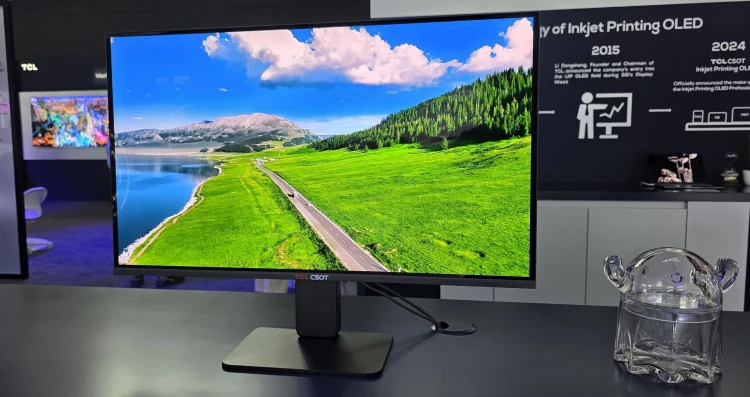 Extrém kütyük lopták el a show-t a legnagyobb európai tech kiállításon_4