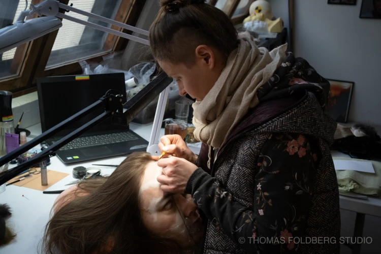 „Csak néztek rám, hogy ki ez a budapesti lány.” A filmes haj- és szőrtűző Végh Sarolta munkájáét már sorba állnak az Oscar-díjas rendezők_5