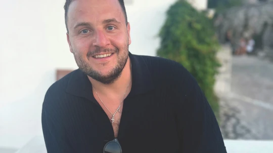 Nyeregben a vagyonos családok következő generációja