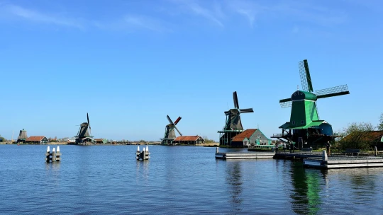 Egy apró falu is szembeszáll a turisták rohamával