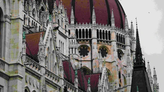 Azt hiszed, a céged biztonságban van a politikától? Így készülj fel a következő hét hónapra