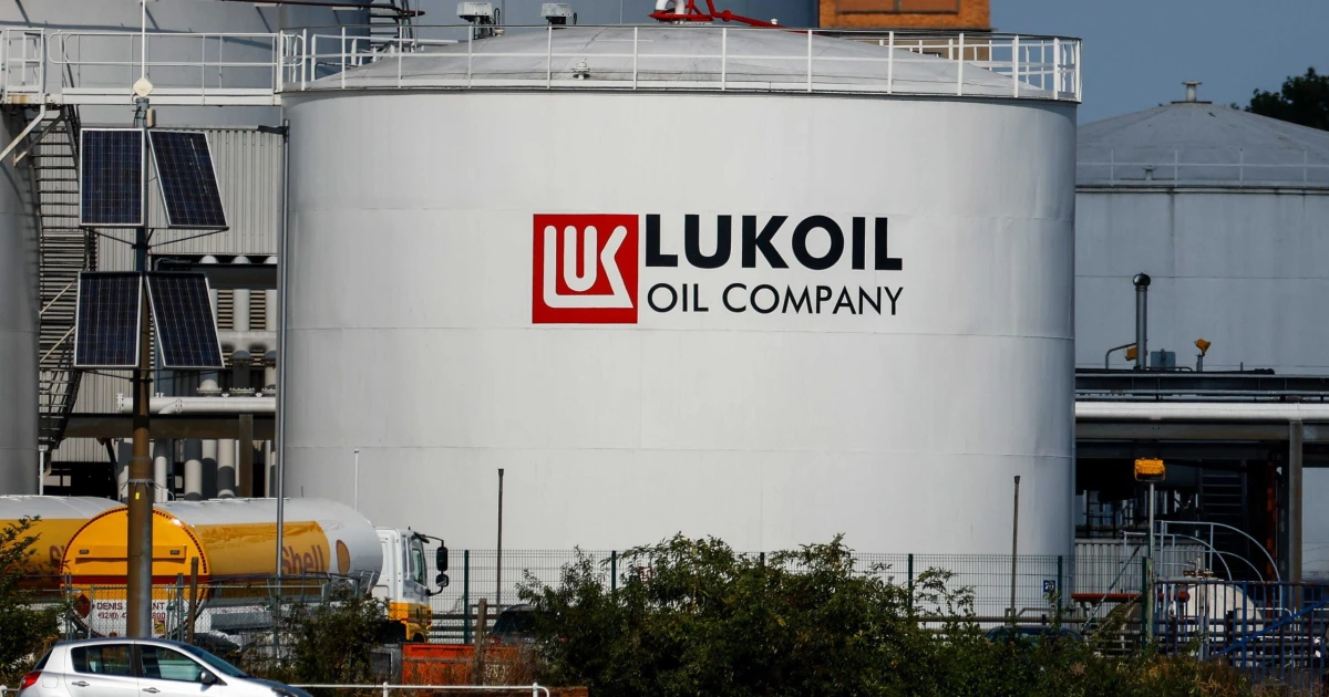 „A cégnek befellegzett” – külföldi érdekeltségeinek eladására kényszerül a Lukoil a nyugati szankciók miatt