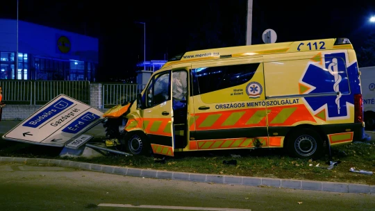 Még egy tender behúzva: Ennyit kaszálhat Mészáros Lőrinc a mentőautók javításán
