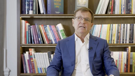 Új youtuber tűnt fel a horizonton, Matolcsy Györgynek hívják