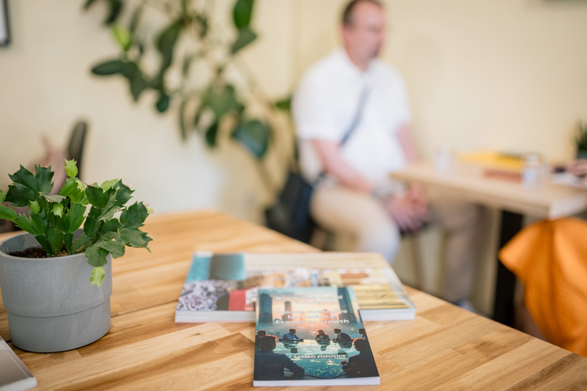 Popovics László könyve / Fotó: Ránki Dániel