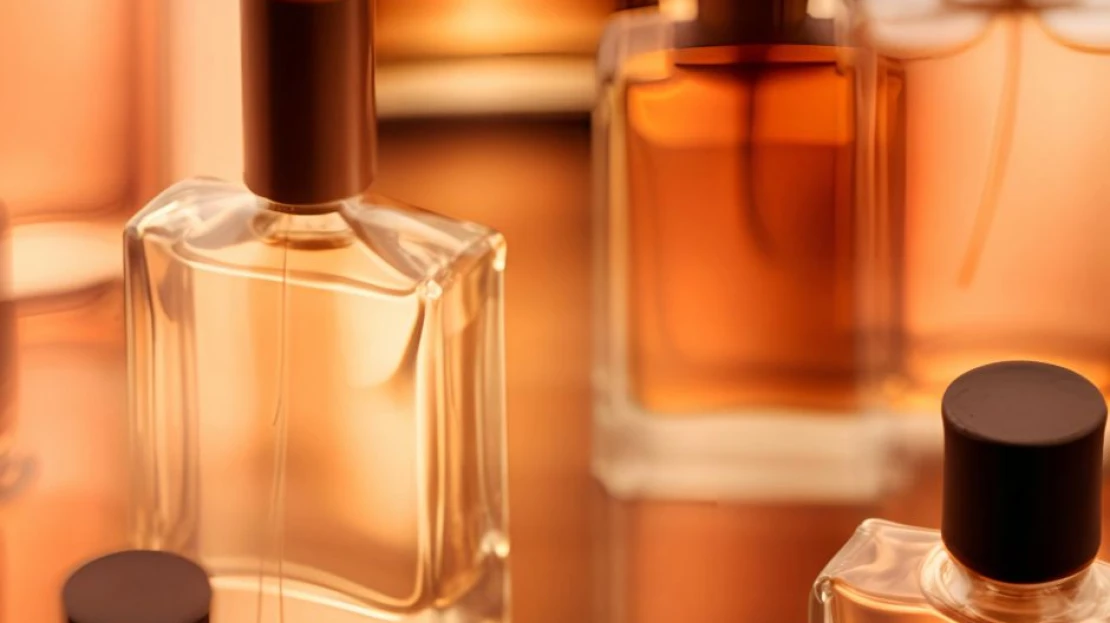 Hatalmas üzlet a luxusiparban: a Gucci anyacége 4 milliárd dollárért adhatja el szépségüzletágát