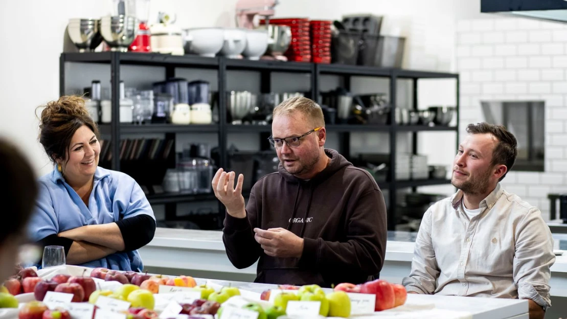 Magyar sütibe magyar alma – hiánypótló programsorozat séfeknek Mautner Zsófitól és a Farm2Forktól