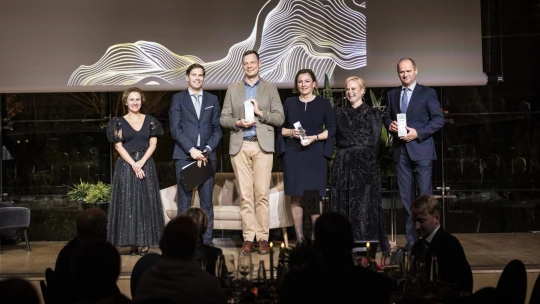 Jaksity, Walter, Litkai – Ha a többségi társadalom lemond a rászorulók javára a privilégiumai egy részéről, attól egy idő után mindenkinek jobb lesz