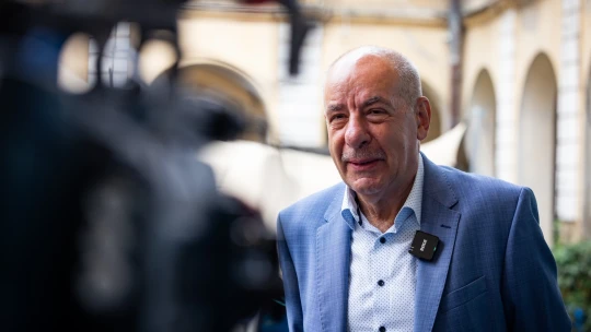 Tippelj, miért nem tudhatjuk meg, mennyit költ utazásaira a köztársasági elnök!