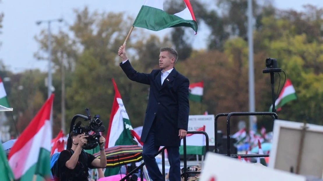 A piac Magyar Péterre fogad, év végére 385 alá mehet az euró. Négy lehetséges kimenetele van a választásoknak