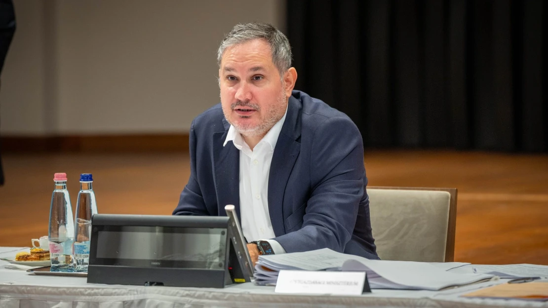 „Öt nagy bank maradhat!” Nagy Márton szerint túl sok van belőlük, és még túl drágák is