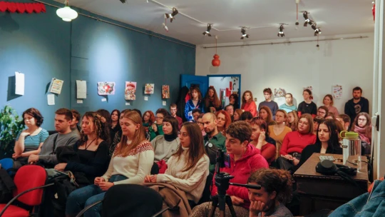 Márciusig működik, aztán lehúzza a rolót a népszerű közösségi ház