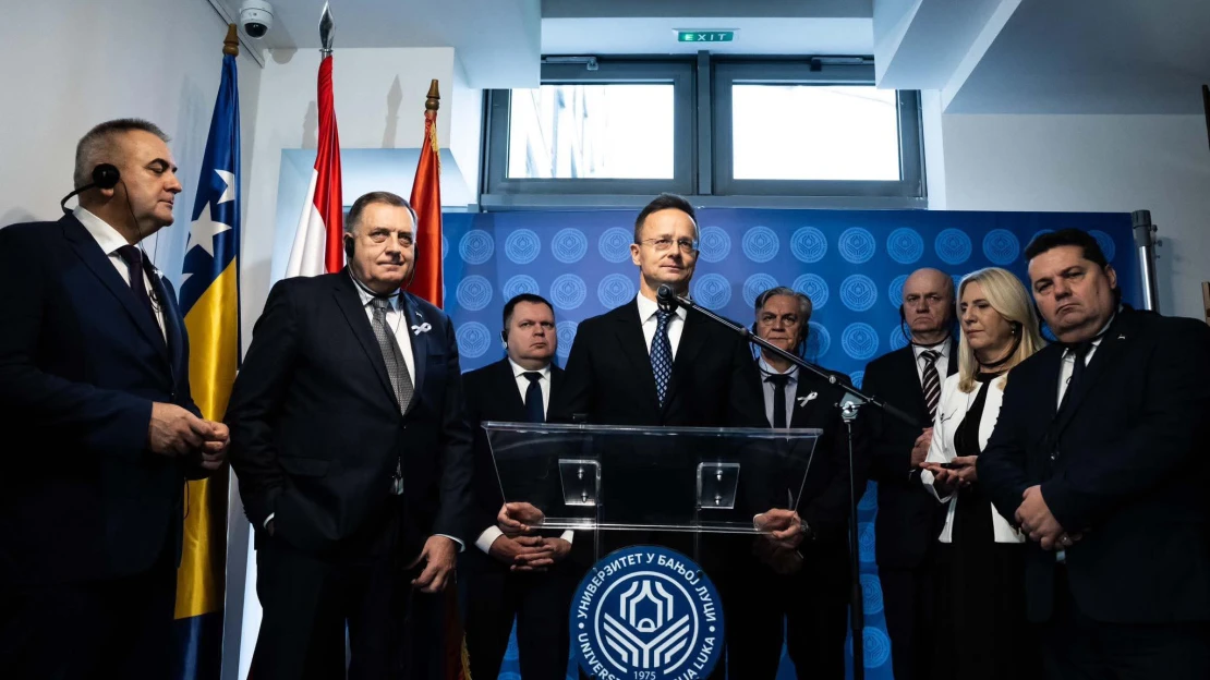 Leszállás megtagadva: Szijjártó végül azért megoldotta az útját Banja Lukába