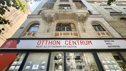 Nagy üzletet kötött Mészáros bankjával, ennyiért kelhetett el az Otthon Centrum