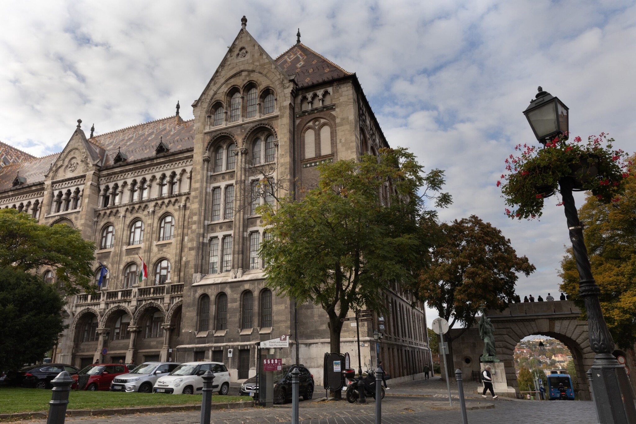 Elindul az ügynökakták feltárása, itt a kormányhatározat