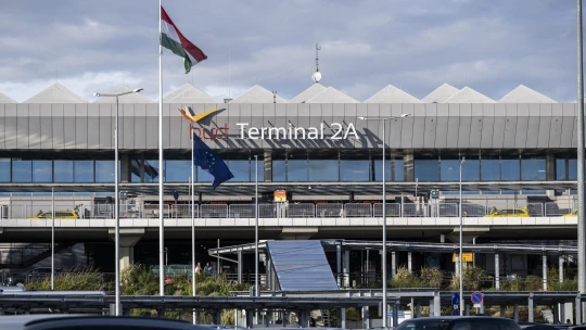 Rekordszámok a Liszt Ferenc Repülőtéren, ezekbe a városokba utaztak a legtöbben