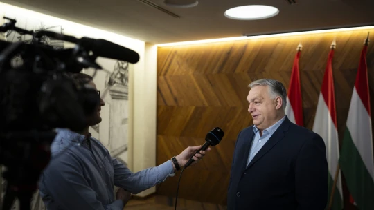 „Nagyot kell kerülni” – Orbán Viktor úton van Moszkvába, ezekről tárgyal majd Putyinnal