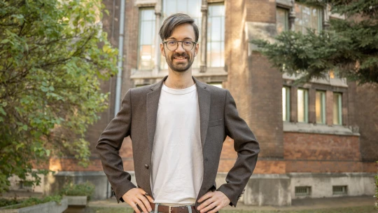 Eszméletlen gyorsan fejlődnek a fizikai formába öntött mesterségesintelligencia-modellek – mondja a Google magyar mérnöke