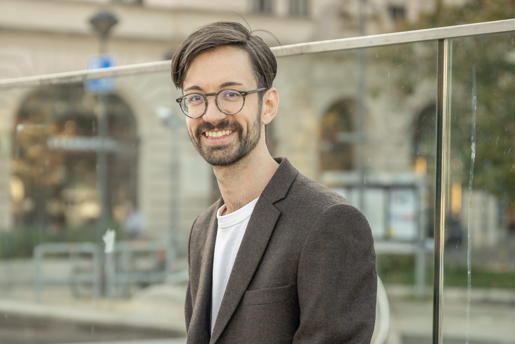 Eszméletlen gyorsan fejlődnek a fizikai formába öntött mesterségesintelligencia-modellek – mondja a Google magyar mérnöke