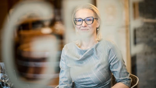 Emlékvisszahozós ételek és titkos csapóajtó: ilyen Gere Andrea új villányi étterme belülről