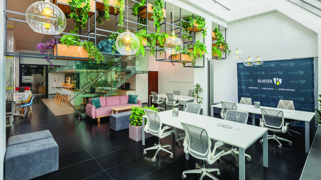 Megnyílt Magyarország első csapatháza, a KLUSTER!