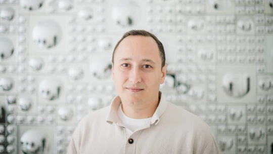 „Reális, hogy tíz éven belül mi leszünk a legnagyobb magyar tech cég” – a fejlesztő, aki egymaga rakta le egy milliárdos app alapjait, most új projektbe kezd