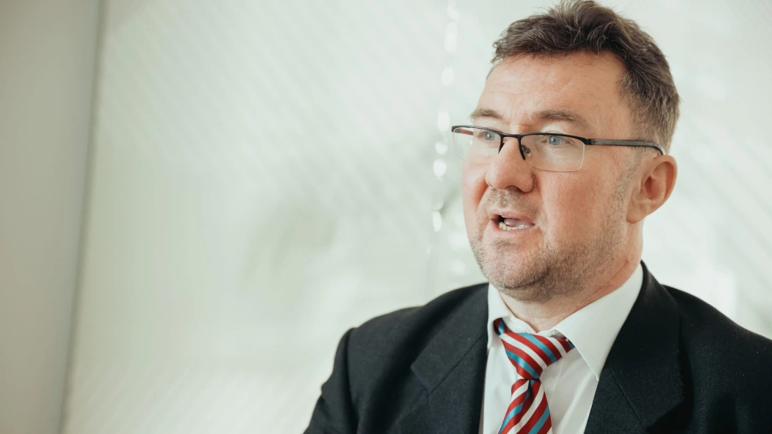 Az OTP-nél folytatja az ország egyik legismertebb energiapiaci elemzője