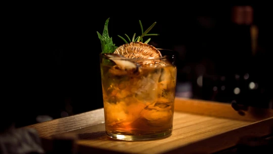 Mi lesz a koktélokkal? Jelentősen csökkent a nagy italgyártó bevétele