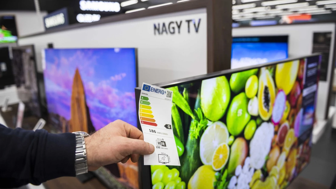 Lehúzta a rolót a második legnagyobb magyar webáruház a fizikai boltjain