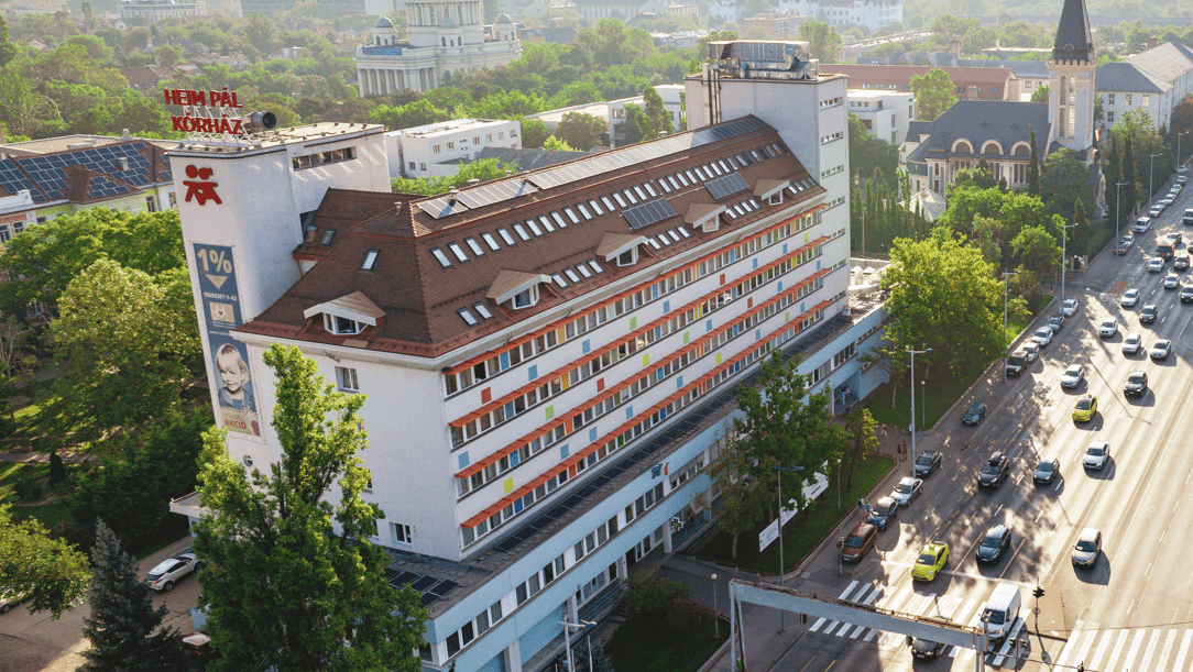 Vizsgálat indult: mi okozhatta a tömeges megbetegedést az iskolákban?