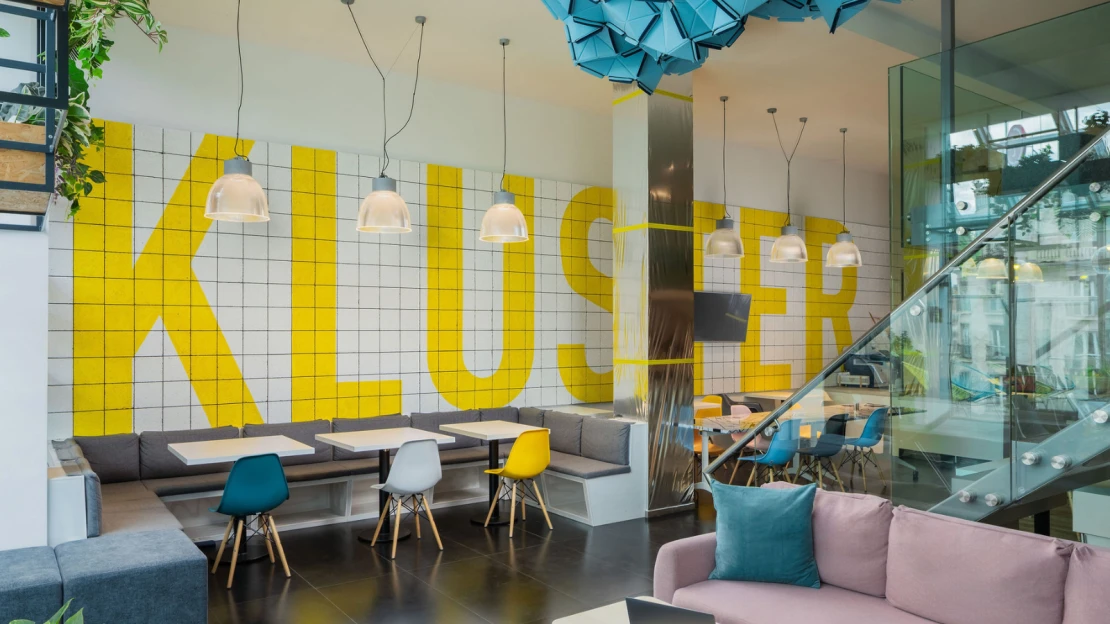 Megnyílt Magyarország első csapatháza, a KLUSTER!