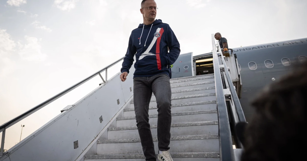 Nem szállhatott le Szijjártó Péter katonai gépe ebben a délkelet-európai országban