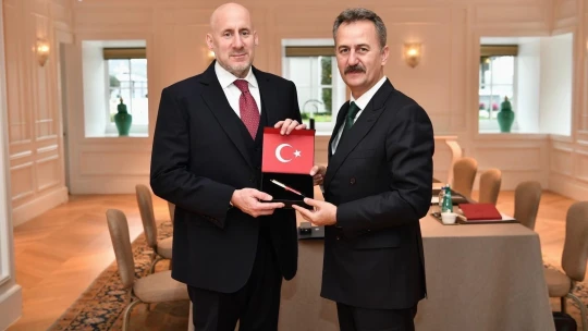 Erősíti török kapcsolatait az egyik leggazdagabb magyar, űripari és védelmi ipari együttműködésről is tárgyalt Isztambulban