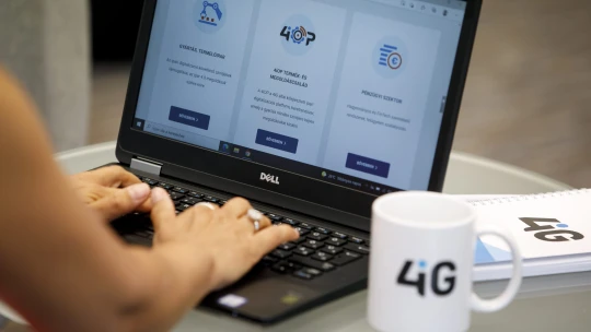 A 4iG nagy karácsonya: na, ez a lufi nem az AI. Az viszont itt is kérdés, kipukkad-e