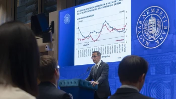 Bomba formában a forint, de mennyire kockázatos kormányváltásra apellálni?