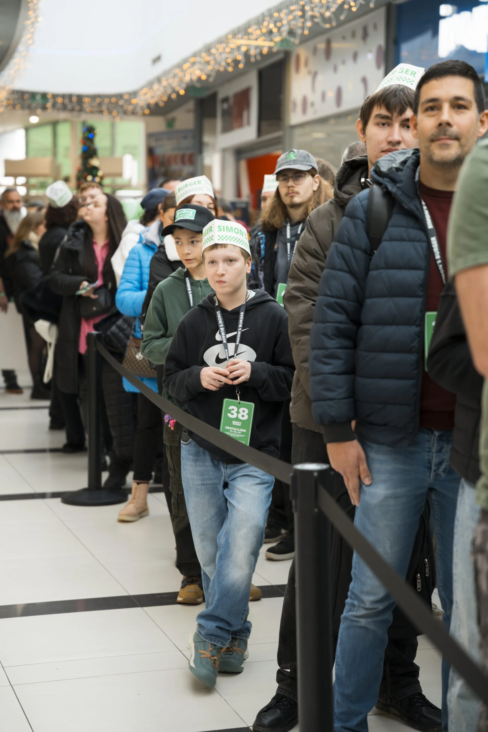 Megnyitott az első külföldi Simon’s Burger, és még több jön
