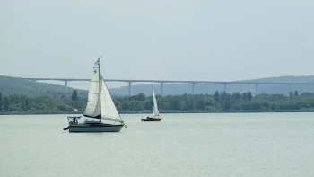 Döntöttek, nem épülhet kikötő ezen a balatoni strandon