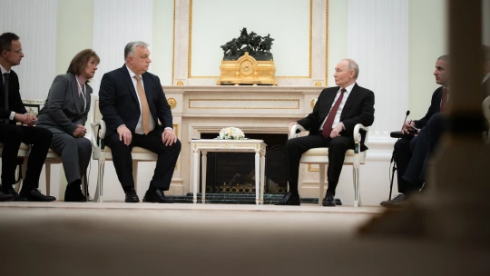 Fokozódik a tolmácsbotrány, feszültség és lemondás Orbán moszkvai fordítója miatt