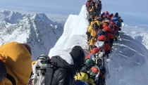 Az Everest fuldoklik a tömegtől – Nepál meglepő húzással próbálja tehermentesíteni a világ tetejét