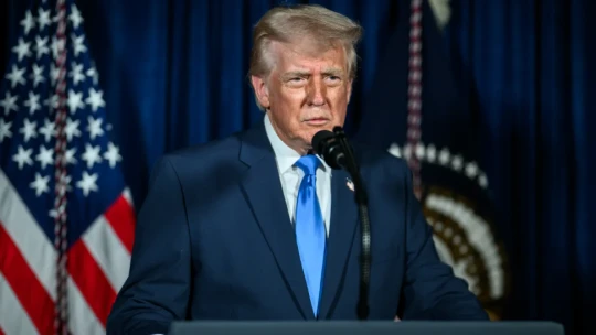 Fokozódik a káosz Iránban, Donald Trump az elégedetlen tömeg segítségére sietne