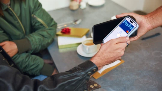 Újabb fintech óriás alapít bankot