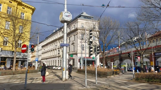 Annyi magyar ingázik a nyugati határszélen Ausztriába, hogy át kell gondolni a közlekedést és a parkolási helyzetet