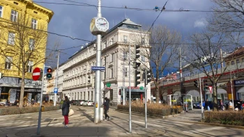 Annyi magyar ingázik a nyugati határszélen Ausztriába, hogy át kell gondolni a közlekedést és a parkolási helyzetet