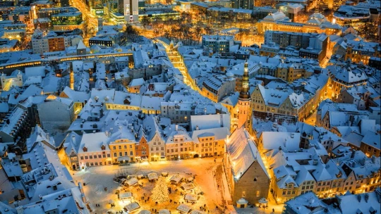 Tudásalapú gazdaság, következetes növekedés: így hagyták le Észtország és Lengyelország Magyarországot