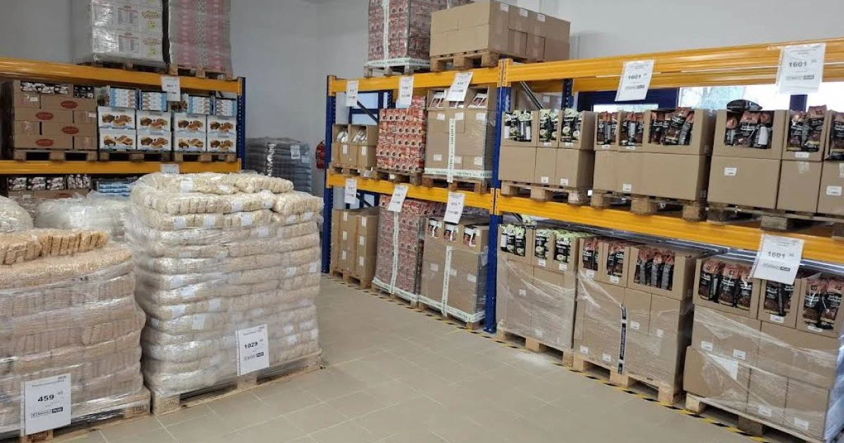 Az oroszok már a spájzban vannak: másfél év után tényleg megnyílt Budapesten az ultrafapados diszkontlánc