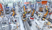 Kevesebb emberrel ugyanazt vagy még többet. Ezért jön leépítés a győri autógyárnál