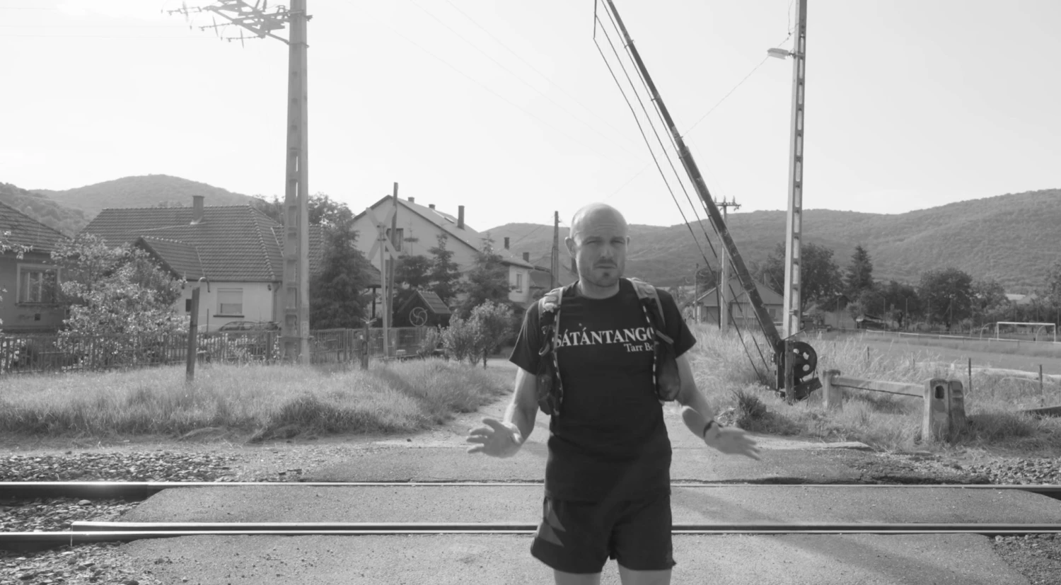 Az összes kanyarra emlékszem, végig tudok menni fejben mind az 1172 kilométeren – itt az ultrafutó filmes újabb nagy dobása