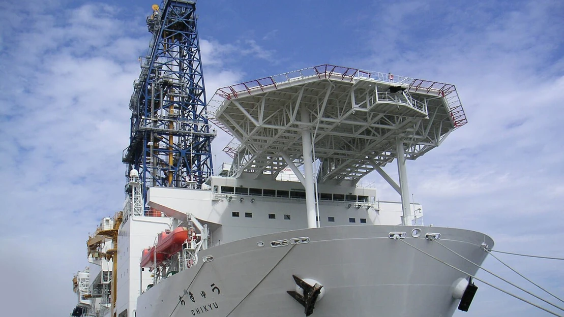 Hajsza a ritkaföldfémek után: Japán inkább tengeralatti iszapban kutat, minthogy kiszolgáltassa magát Kínának